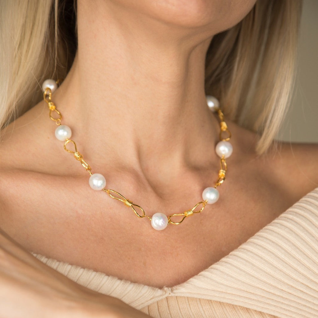 INFINITY PEARL NECKLACE